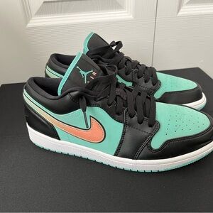 Air Jordan Low SE Tropical Twist Size 9